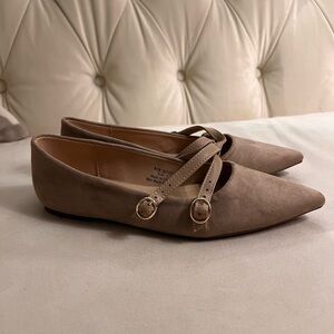Tan pointed toe flats